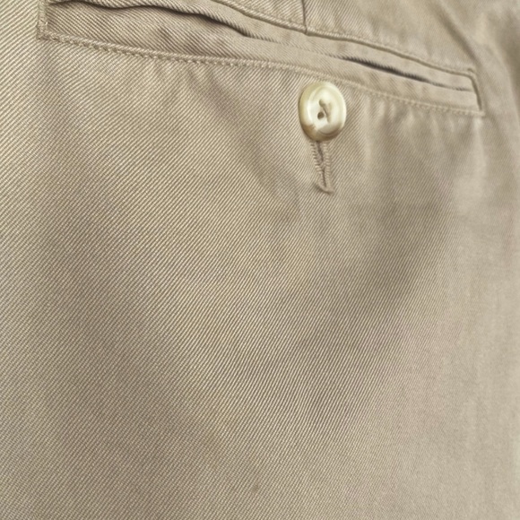 Southern Tide The Skipjack 9" Short in Stone Khaki Flat Front Size 32 - Picture 7 of 7